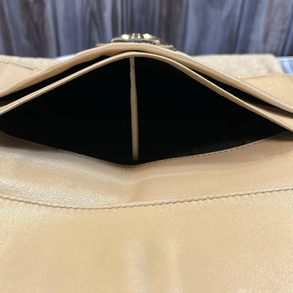 GUCCI CREAM LEATHER BIFOLD ZIP WALLET WITH SIGNATURE HORSE BIT CLASP. - Picture 14 of 16